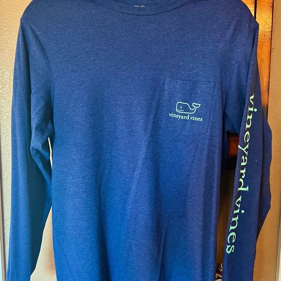 Vineyard Vines Tee. - Picture 2 of 3